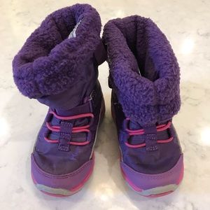 Girls’ sneaker boot- Size 5